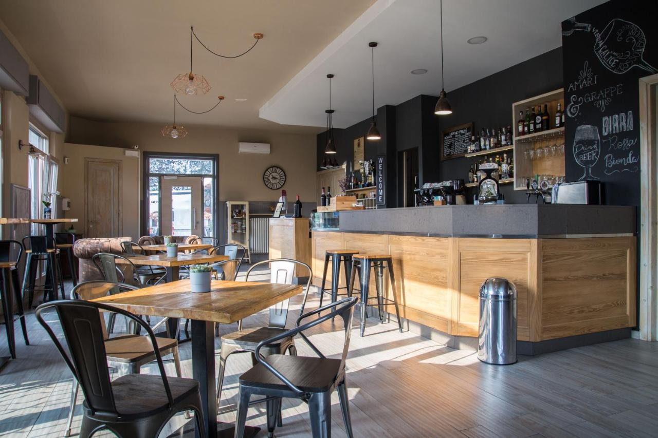 Locanda La Castellana Castello d'Agogna ภายนอก รูปภาพ