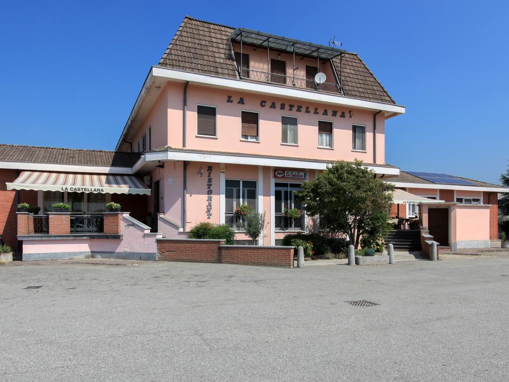Locanda La Castellana Castello d'Agogna ภายนอก รูปภาพ